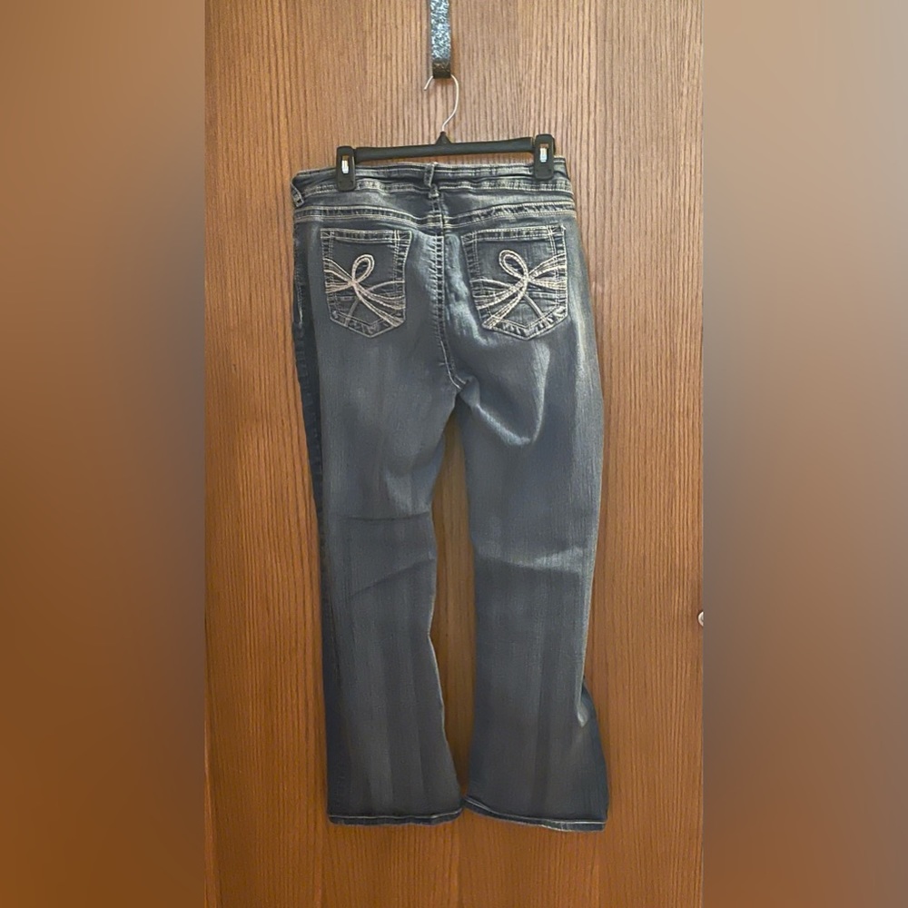 Women’s Wallflower Jeans